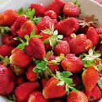 Frische knallrote Erdbeeren